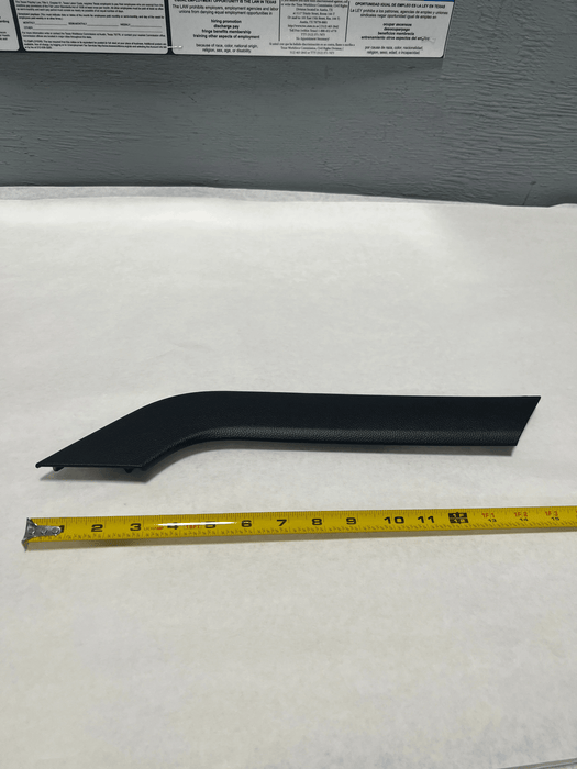 23291498-C12 2014-2019 Chevrolet Silverado Front Passenger Door Panel Trim Molding