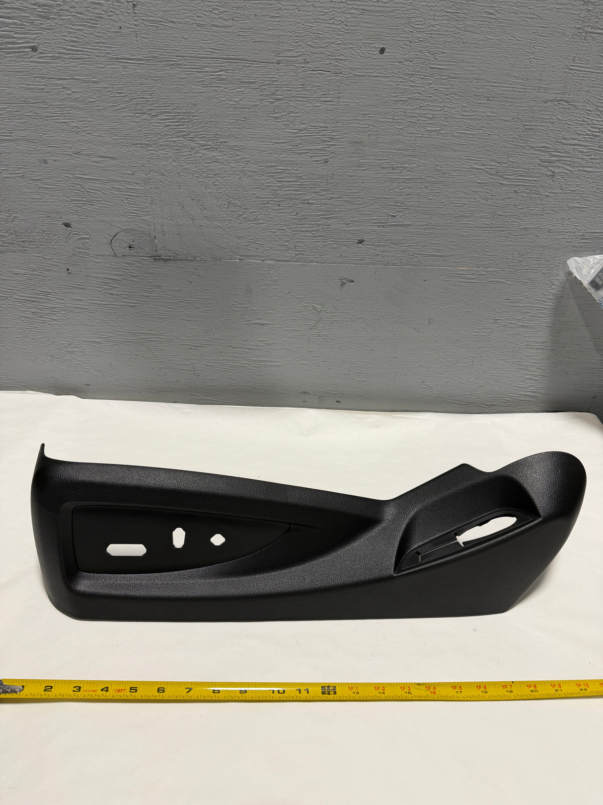 84233195 2014-2020 Silverado Sierra Tahoe Suburban Driver Seat Shield OEM