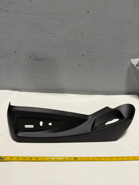 84233195 2014-2020 Silverado Sierra Tahoe Suburban Driver Seat Shield OEM