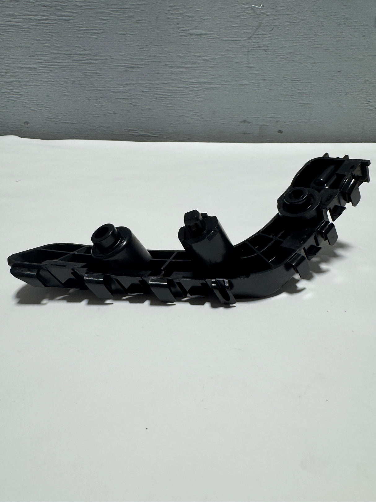 68144219AF 2014-2021 Jeep Grand Cherokee Drivers Side Front Bumper Bracket OEM