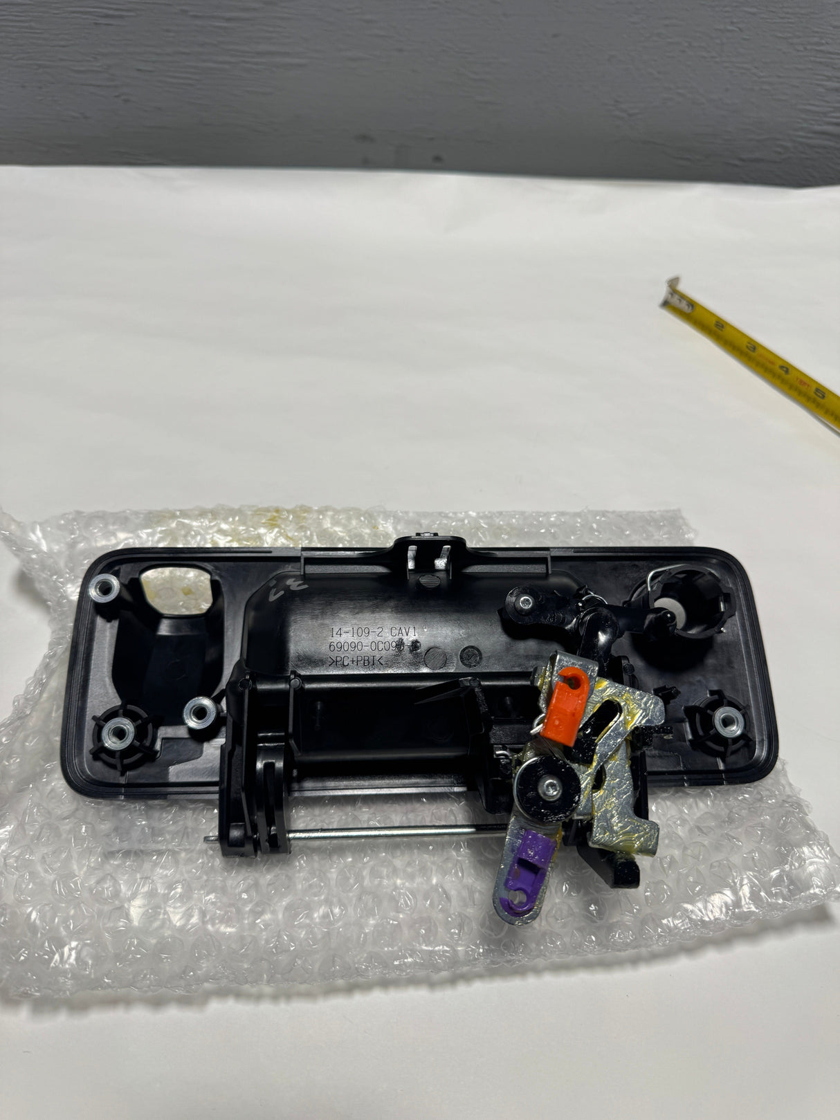 69090-0C091 2014-2021 Toyota Tundra Tailgate Handle With Camera Hole - Not For 8 Foot bed