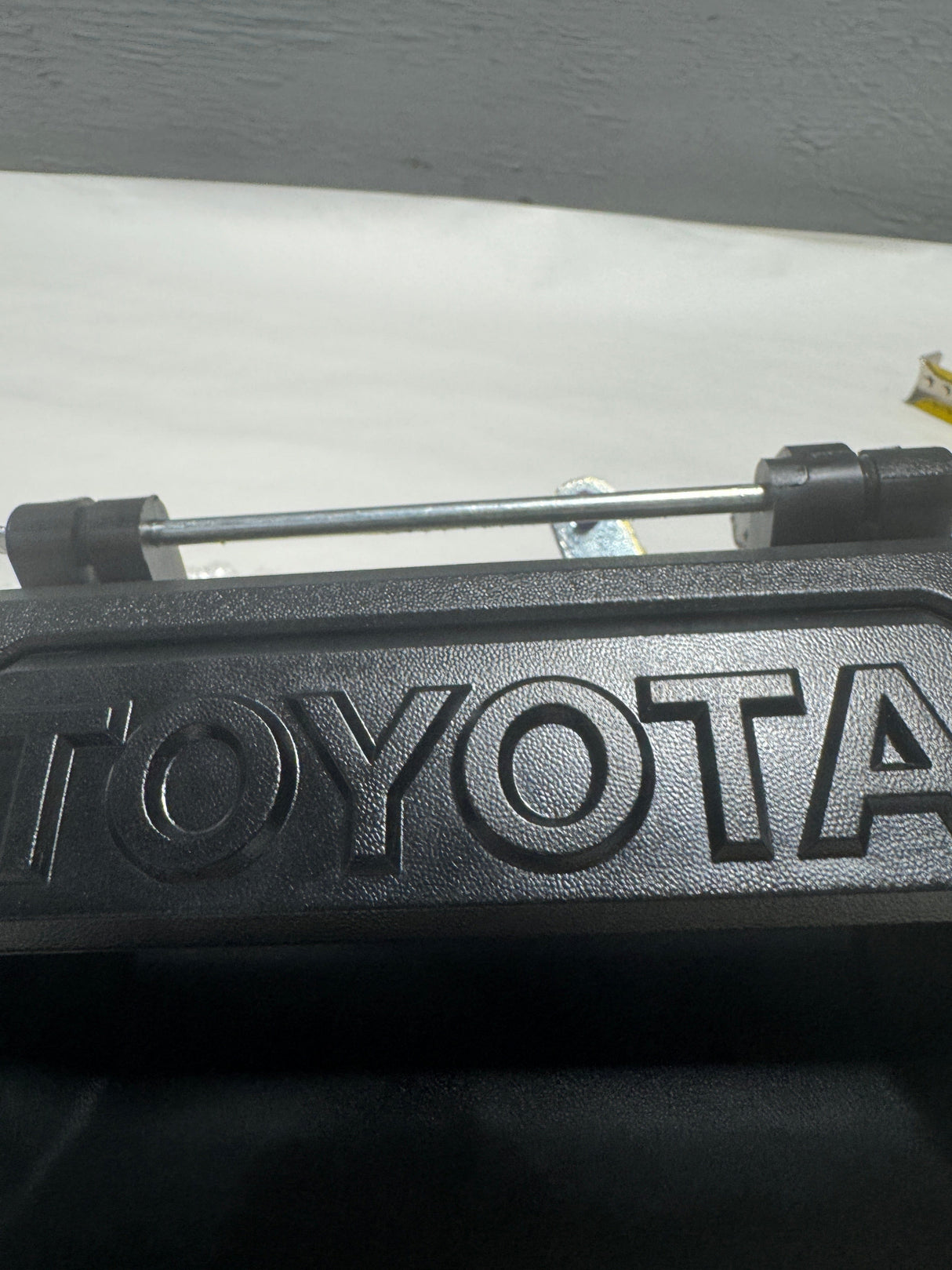 69090-0C091 2014-2021 Toyota Tundra Tailgate Handle With Camera Hole - Not For 8 Foot bed
