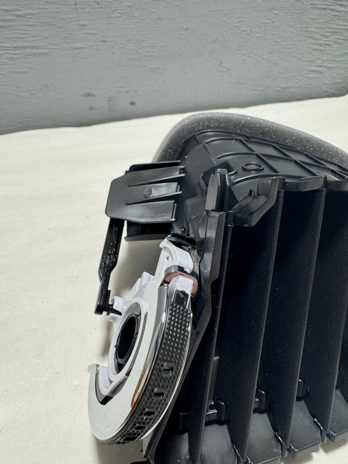 1WG57DX9AC 2014-2023 Jeep Cherokee Center Driver Side Dash A/C Heat Air Vent OEM