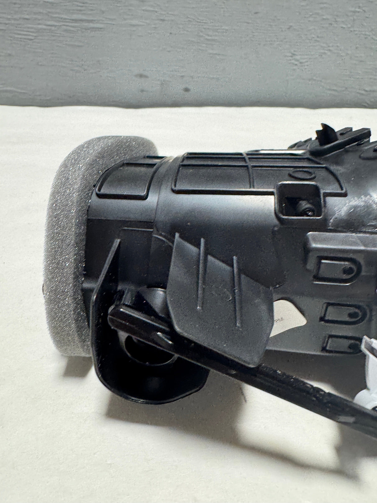 1WG57DX9AC 2014-2023 Jeep Cherokee Center Driver Side Dash A/C Heat Air Vent OEM