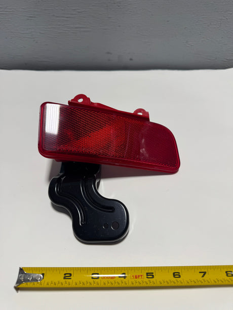 33505-T1W-A01-B19 2015-2016 Honda CR-V Rear Passenger Side Bumper Reflector With Bracket OEM