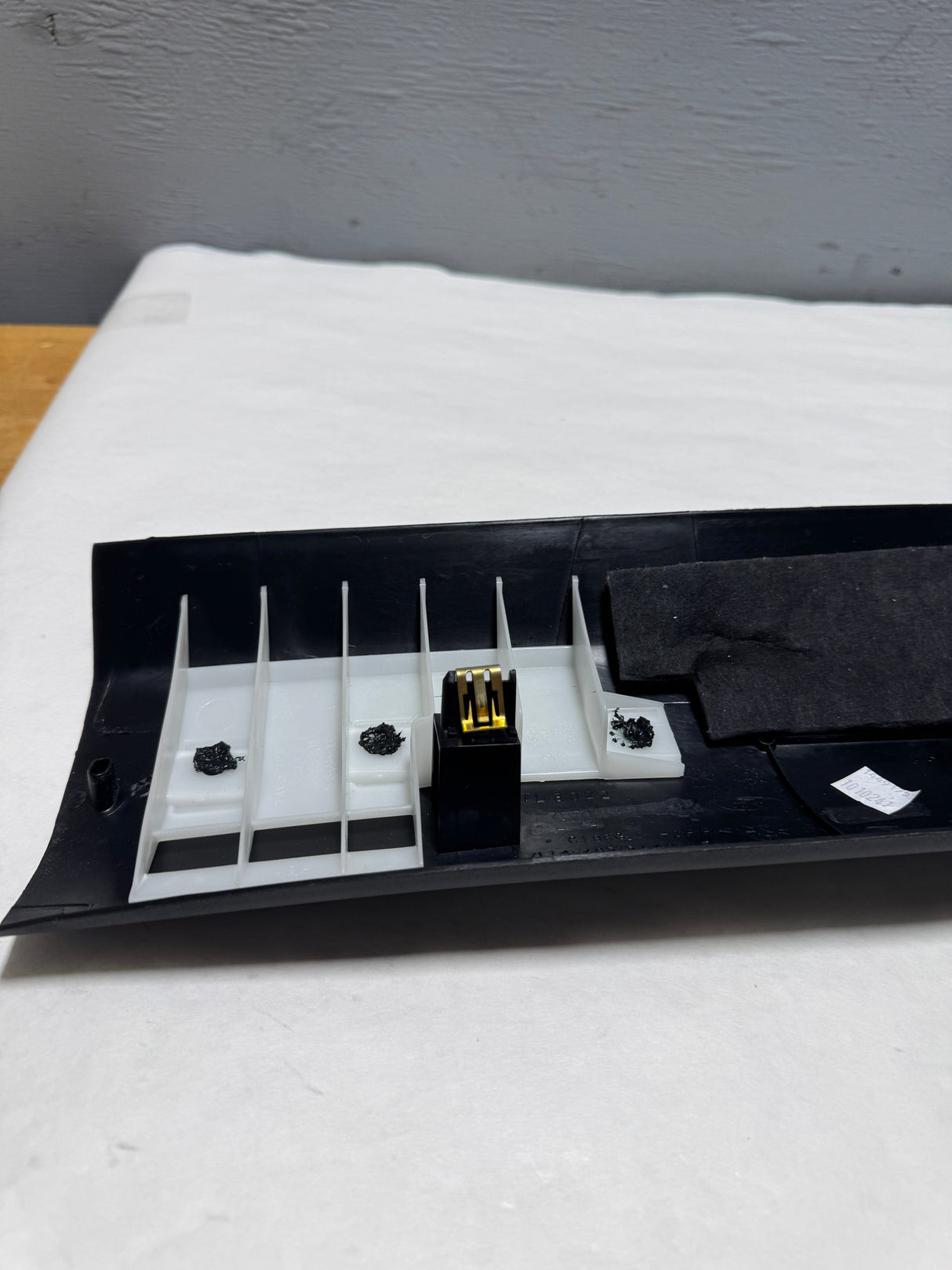 FL1Z-7841308-AB 2015-2017 Ford Expedition Interior Roof Opening Molding At Tail Gate For Power Liftgate and Sunroof Equipped Only