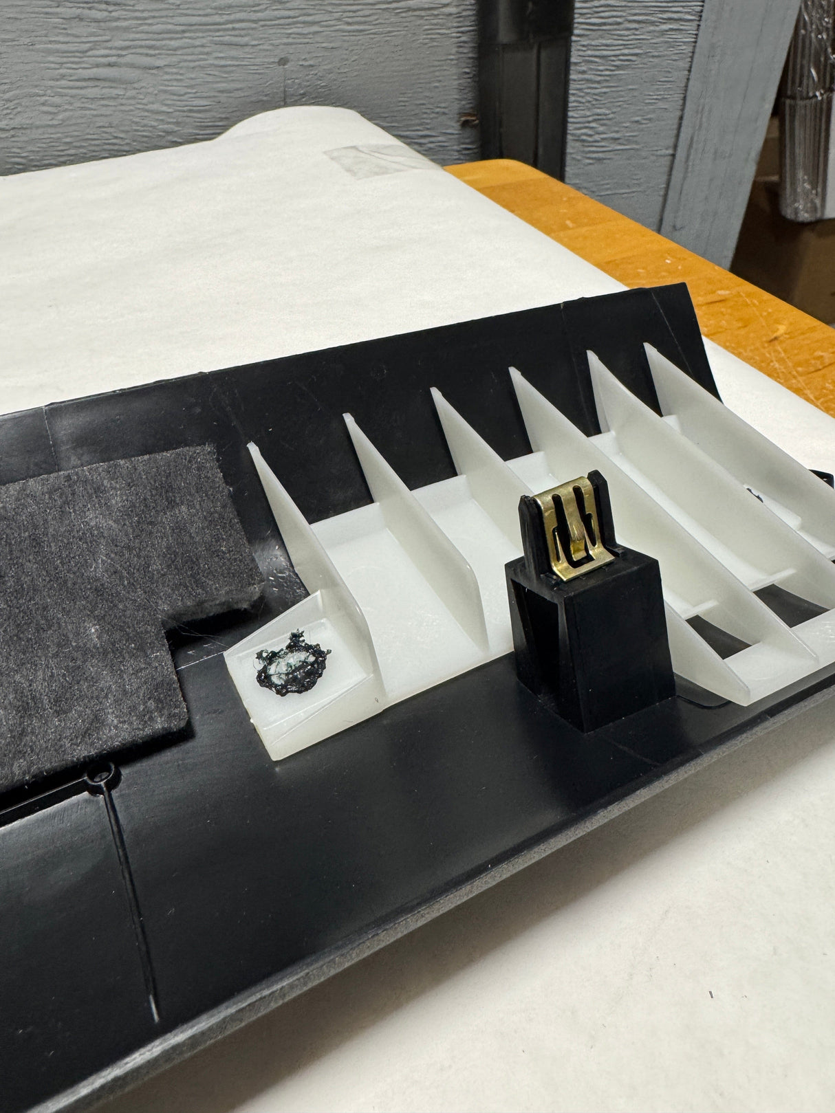 FL1Z-7841308-AB 2015-2017 Ford Expedition Interior Roof Opening Molding At Tail Gate For Power Liftgate and Sunroof Equipped Only