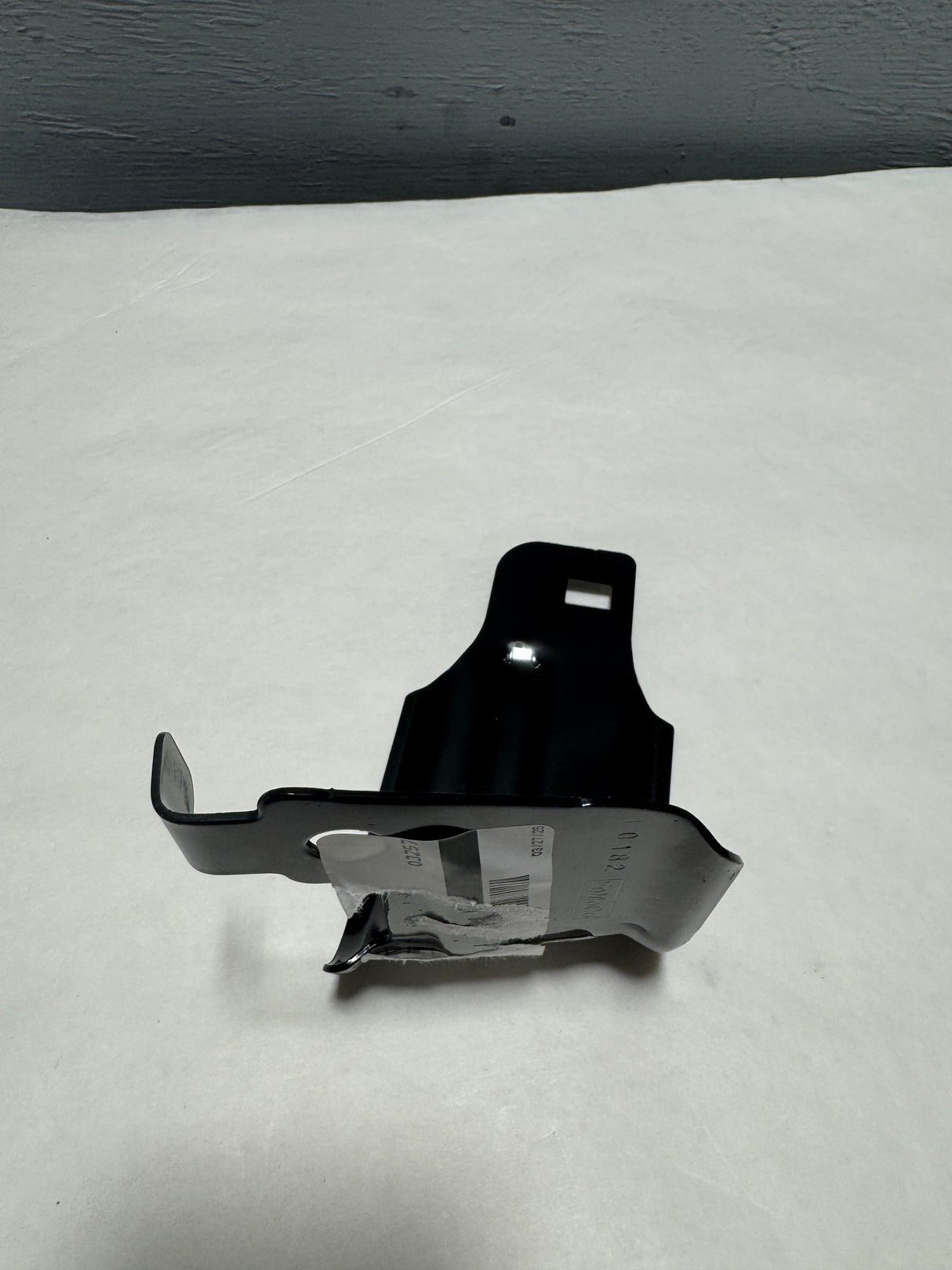 FL1Z-78001A08-A 2015-2017 Ford Expedition or Navigator Skid Plate Bracket OEM