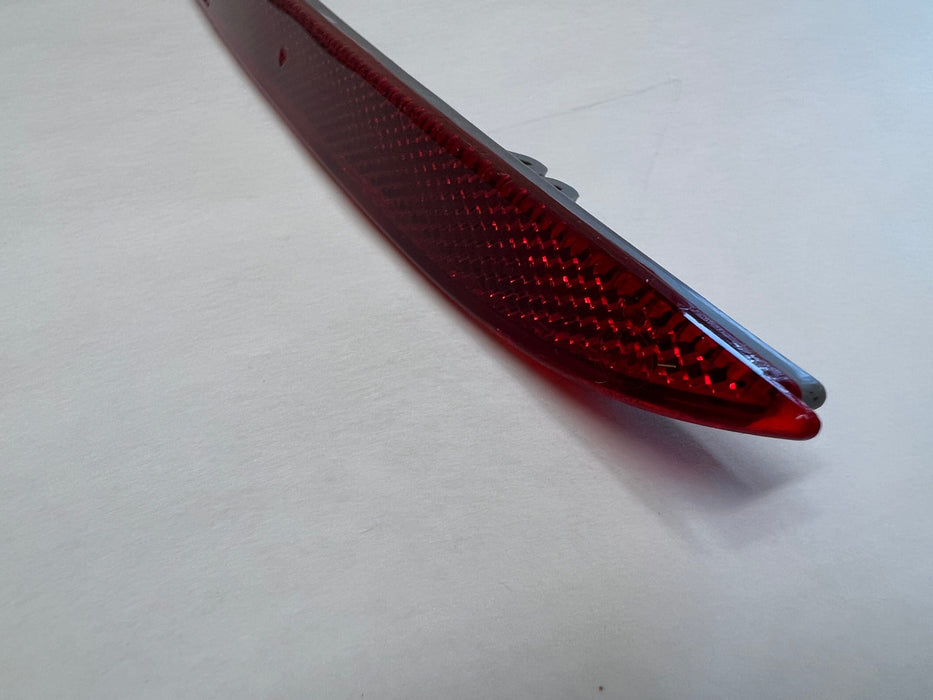 CL-0823-FR3Z-15A449-A-M2 2015-2017 Ford Mustang Driver Side Rear Bumper Red Refelctor FR3Z-15A449-A