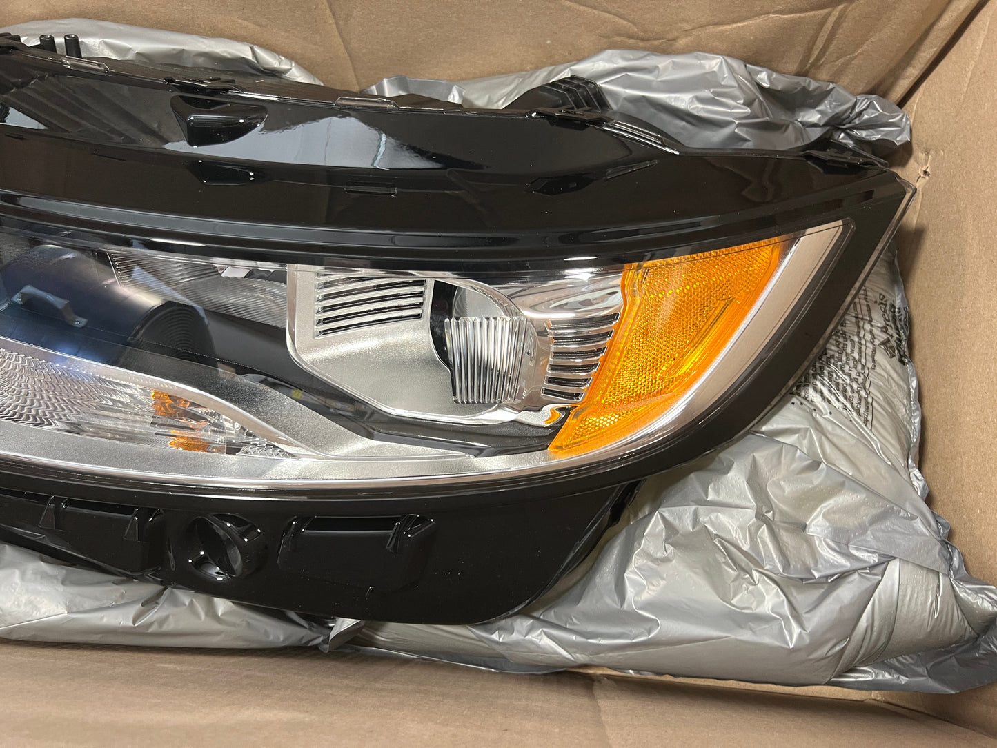 CL-0723-FT4Z-13008-F-J8 2015-2018 Ford Edge Driver Side Halogen Headlight OEM FT4Z-13008-F Genuine