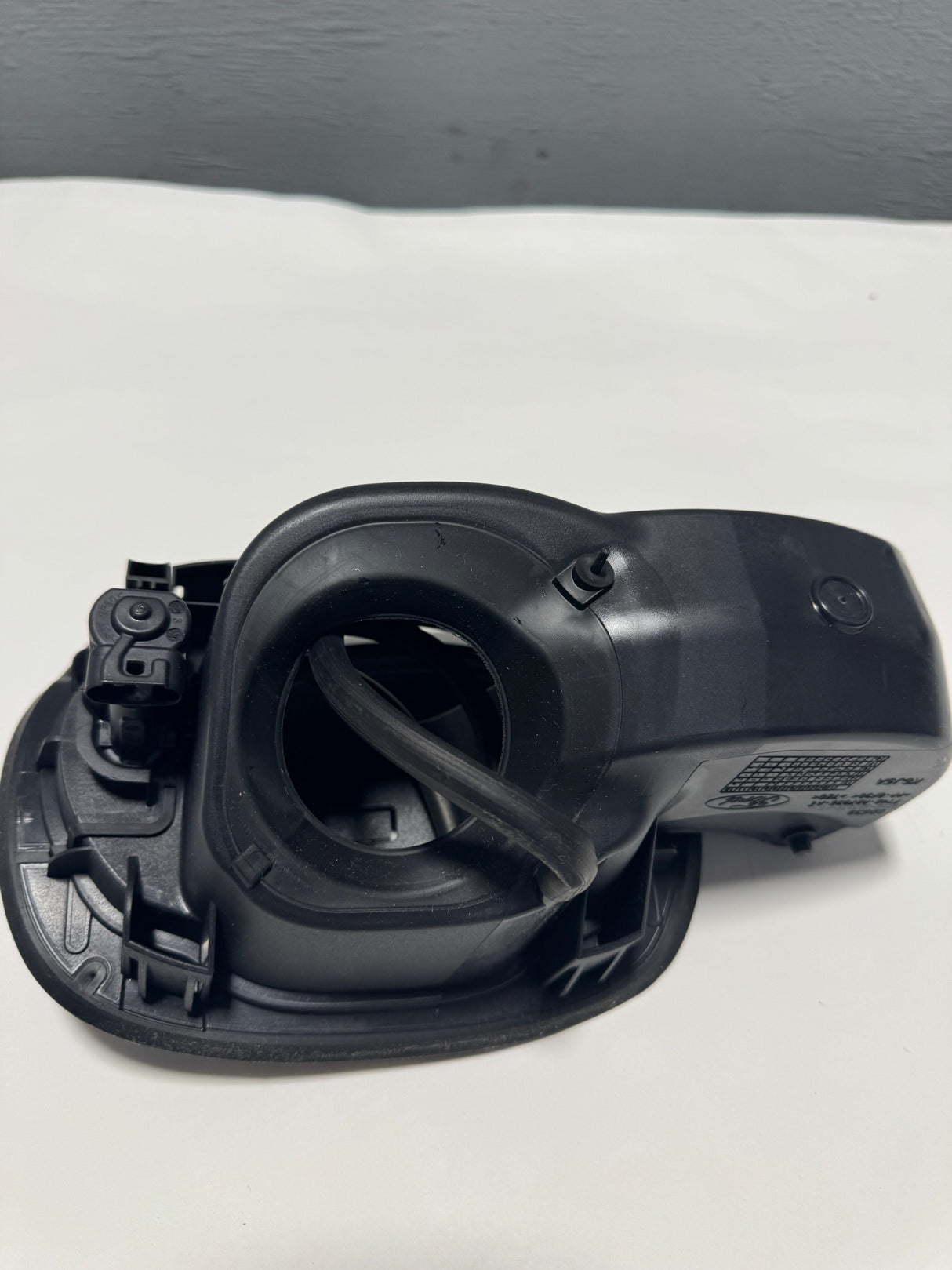 FT4Z-5827936-A 2015-2018 Ford Edge Fuel Filler Housing With Hinge Outer Door Not Included