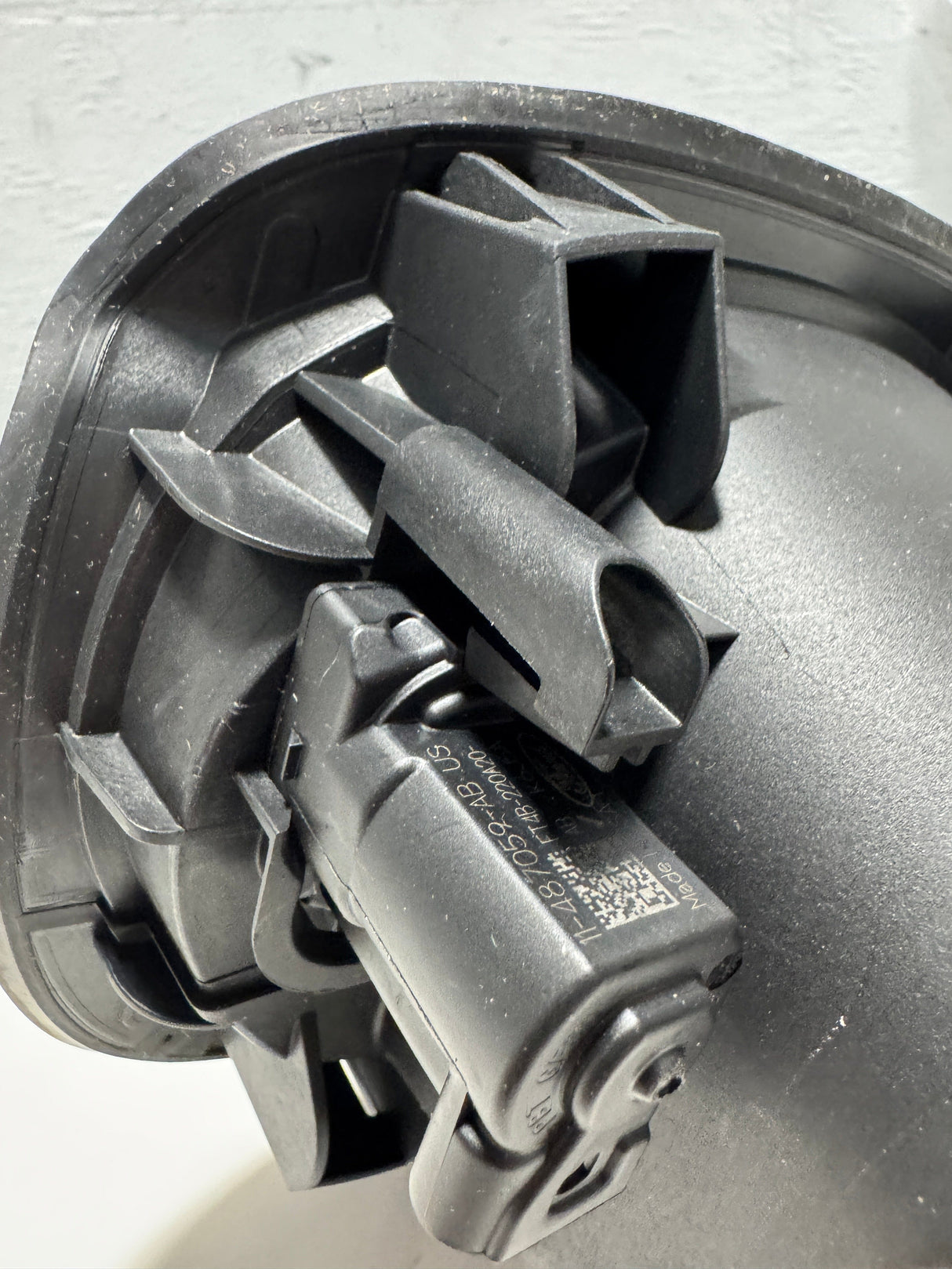 FT4Z-5827936-A 2015-2018 Ford Edge Fuel Filler Housing With Hinge Outer Door Not Included