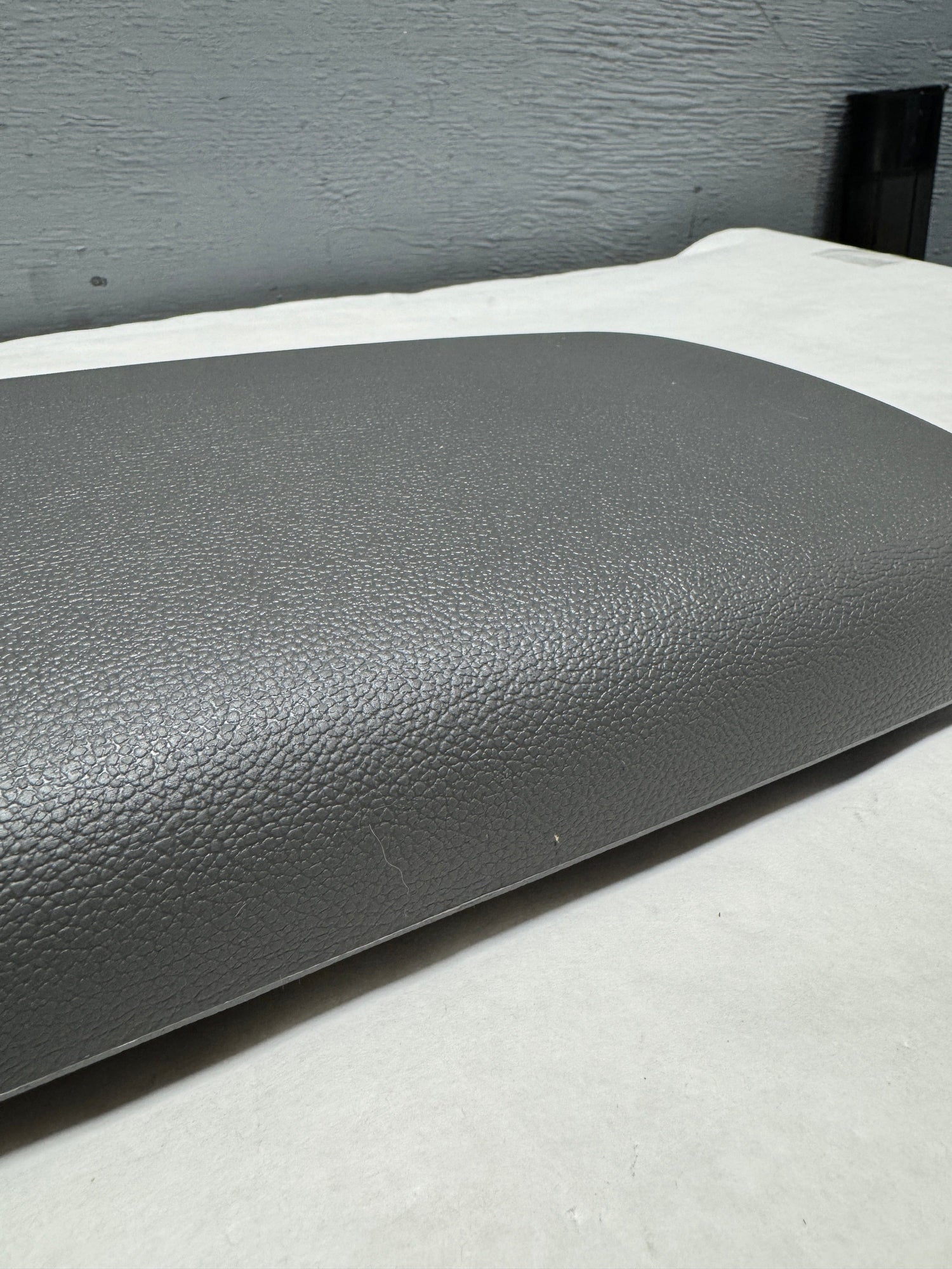 23116531 2015-2019 Canyon or Colorado Center Console Door Armrest For Auto Trans And Non Wireless Charging