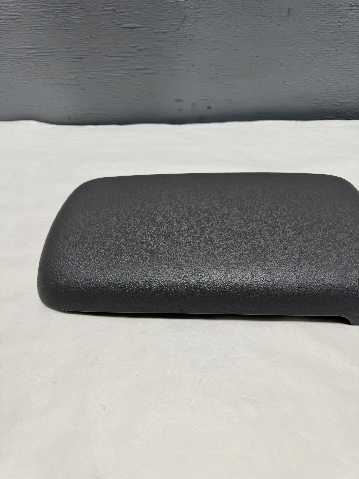 23116531 2015-2019 Canyon or Colorado Center Console Door Armrest For Auto Trans And Non Wireless Charging