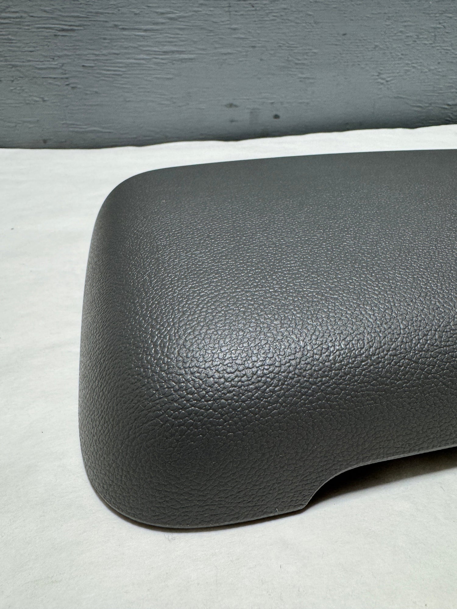 23116531 2015-2019 Canyon or Colorado Center Console Door Armrest For Auto Trans And Non Wireless Charging