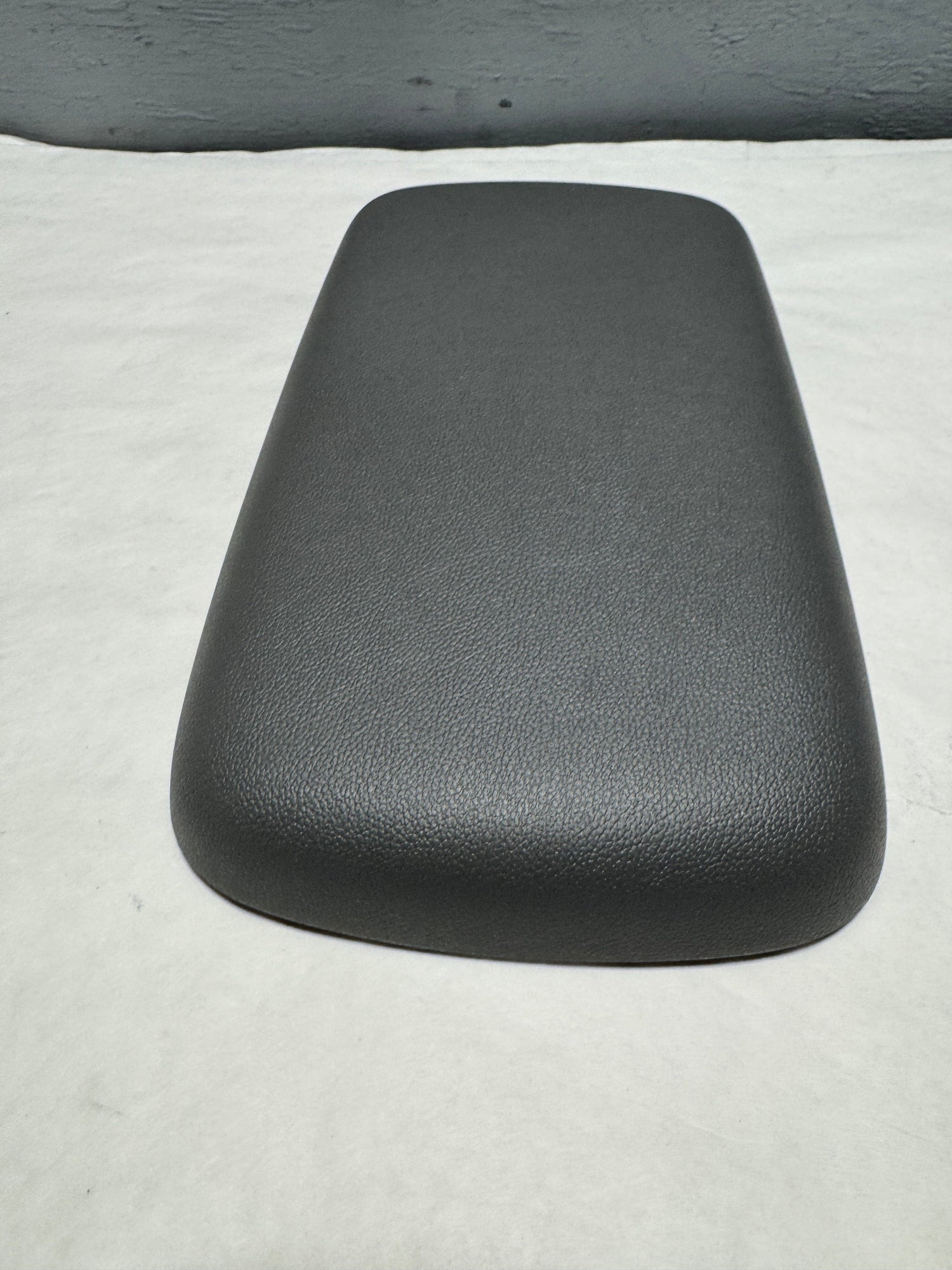 23116531 2015-2019 Canyon or Colorado Center Console Door Armrest For Auto Trans And Non Wireless Charging