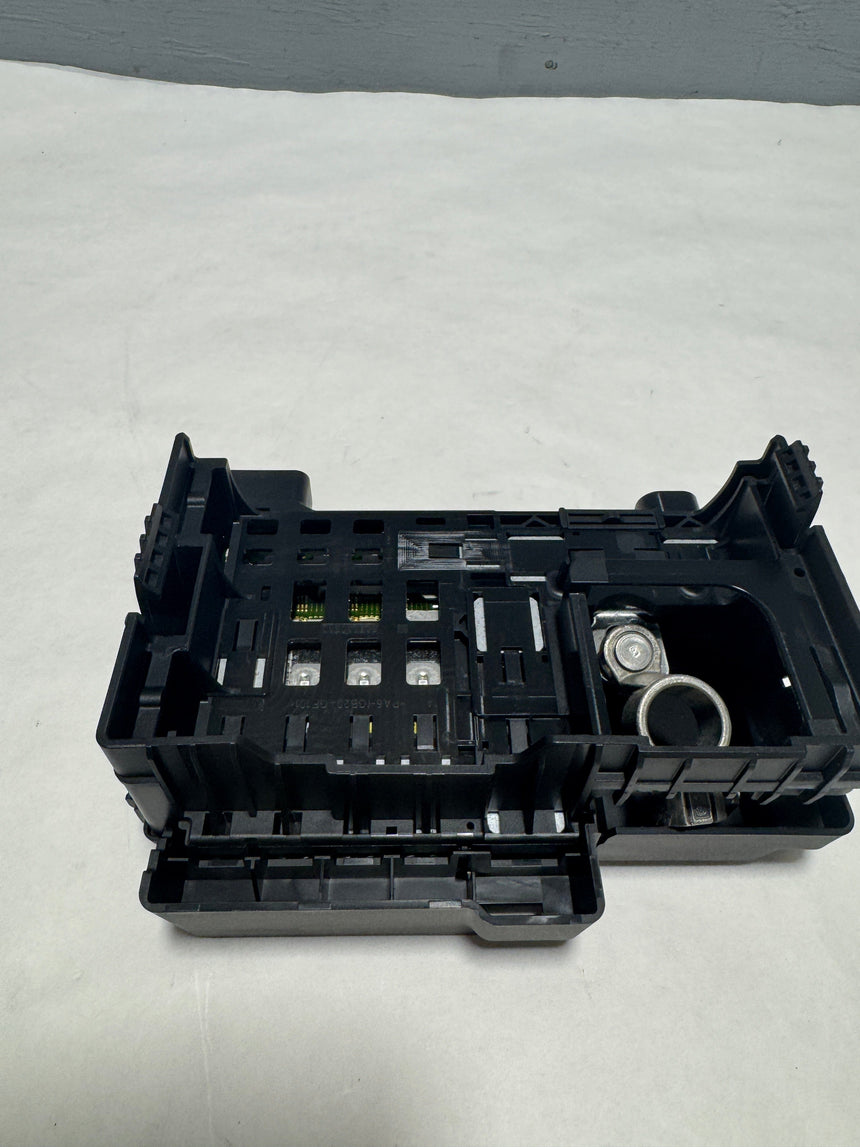 2015-2019 Chevrolet Impala Battery Distribution Engine Fuse Block OEM