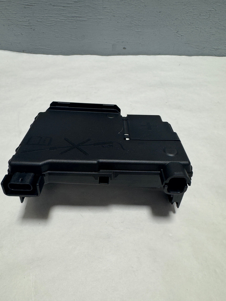 2015-2019 Chevrolet Impala Battery Distribution Engine Fuse Block OEM