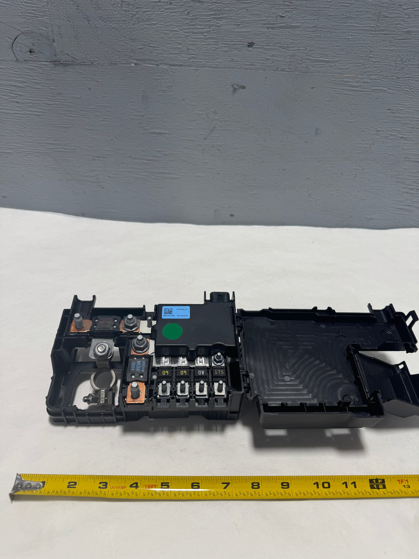 2015-2019 Chevrolet Impala Battery Distribution Engine Fuse Block OEM