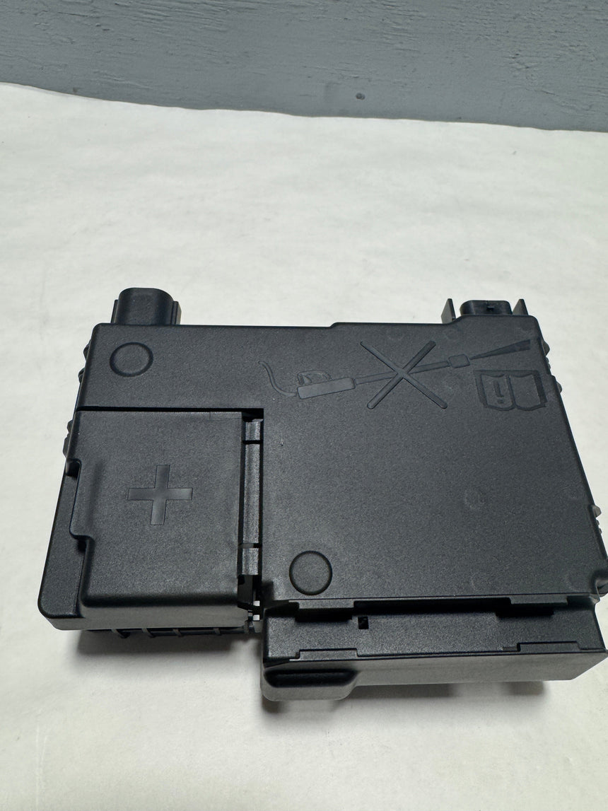 2015-2019 Chevrolet Impala Battery Distribution Engine Fuse Block OEM