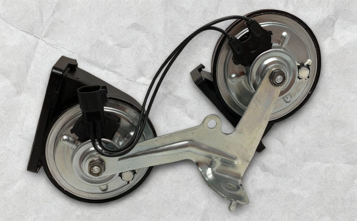 84377259 2015-2019 Chevrolet Silverado GMC Sierra 2500 3500 Dual Horn Genuine OEM