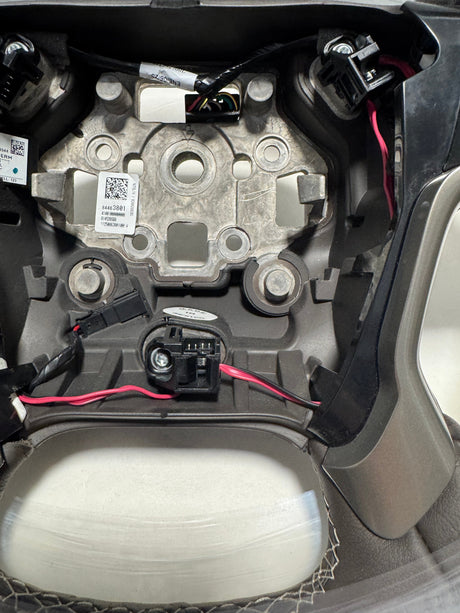 84483801 2015-2019 Silverado Sierra 2500 3500 Cocoa Leather Steering Wheel Heated For Crash Alert Equipped