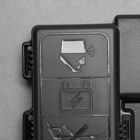 2015-2019 Silverado Sierra 6.6 Duramax Auxiliary Battery Battery Terminal Cover Genuine oEM