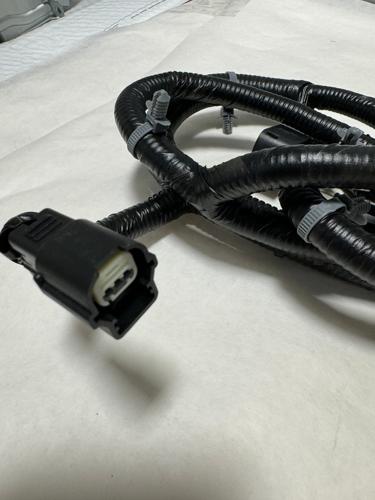 84307173-C7 2015-2019 Suburban Tahoe Front Bumper Parking Aid Harness W/ Adaptive Cruise