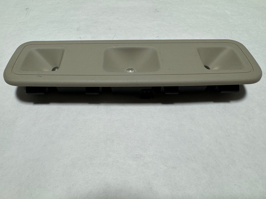 22880945 2015-2020 Suburban or Yukon XL Cargo Courtesy Lamp  Shale Color