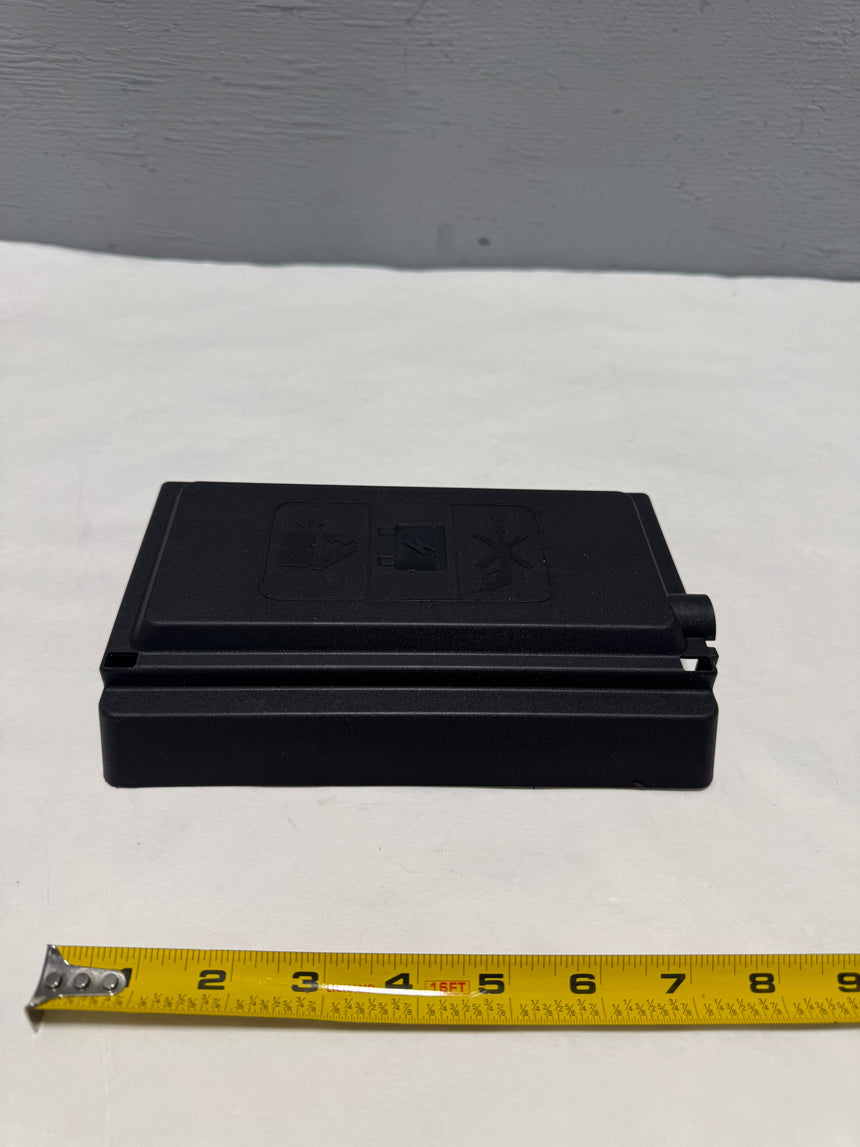 2015-2020 Tahoe Yukon 5.3 or 6.0 Battery Fuse Block Top Cover OEM