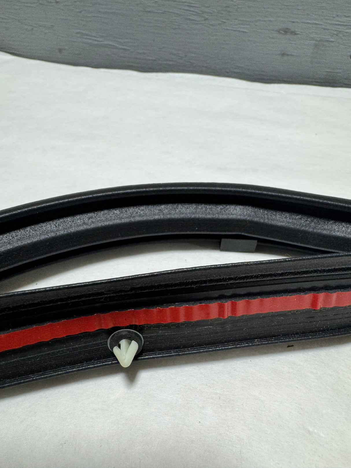 23455369 2015-2020 Tahoe Yukon Escalade Back Driver Side Door Rear Auxiliary Weatherstrip