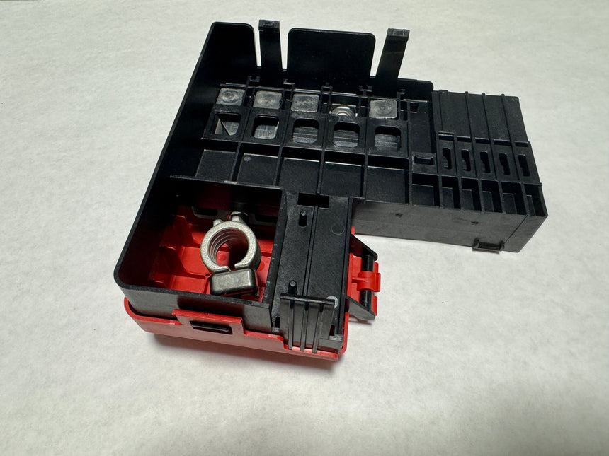 2015-2020 Tahoe Yukon Escalade Battery Cable Fuse Block OEM