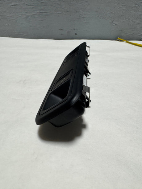 84398399 2015-2020 Tahoe Yukon Escalade Black Front Dome Reading Lamp OEM