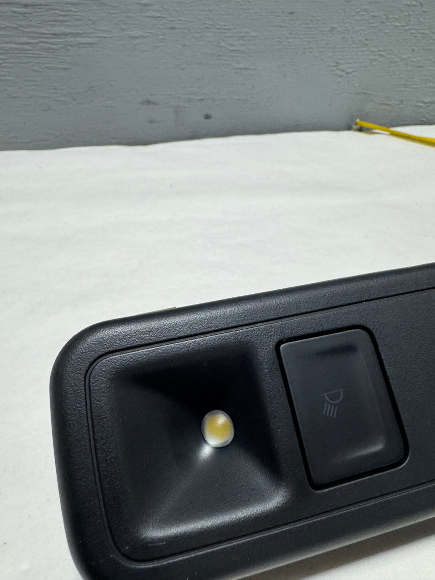 2015-2020 Tahoe Yukon Escalade Black Front Dome Reading Lamp OEM