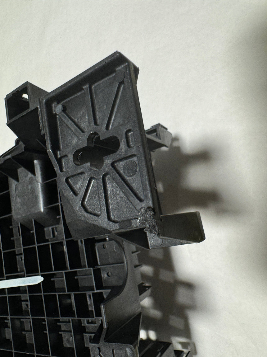 2015-2020 Tahoe Yukon Escalade Under hood Fuse Box Mount Bracket OEM