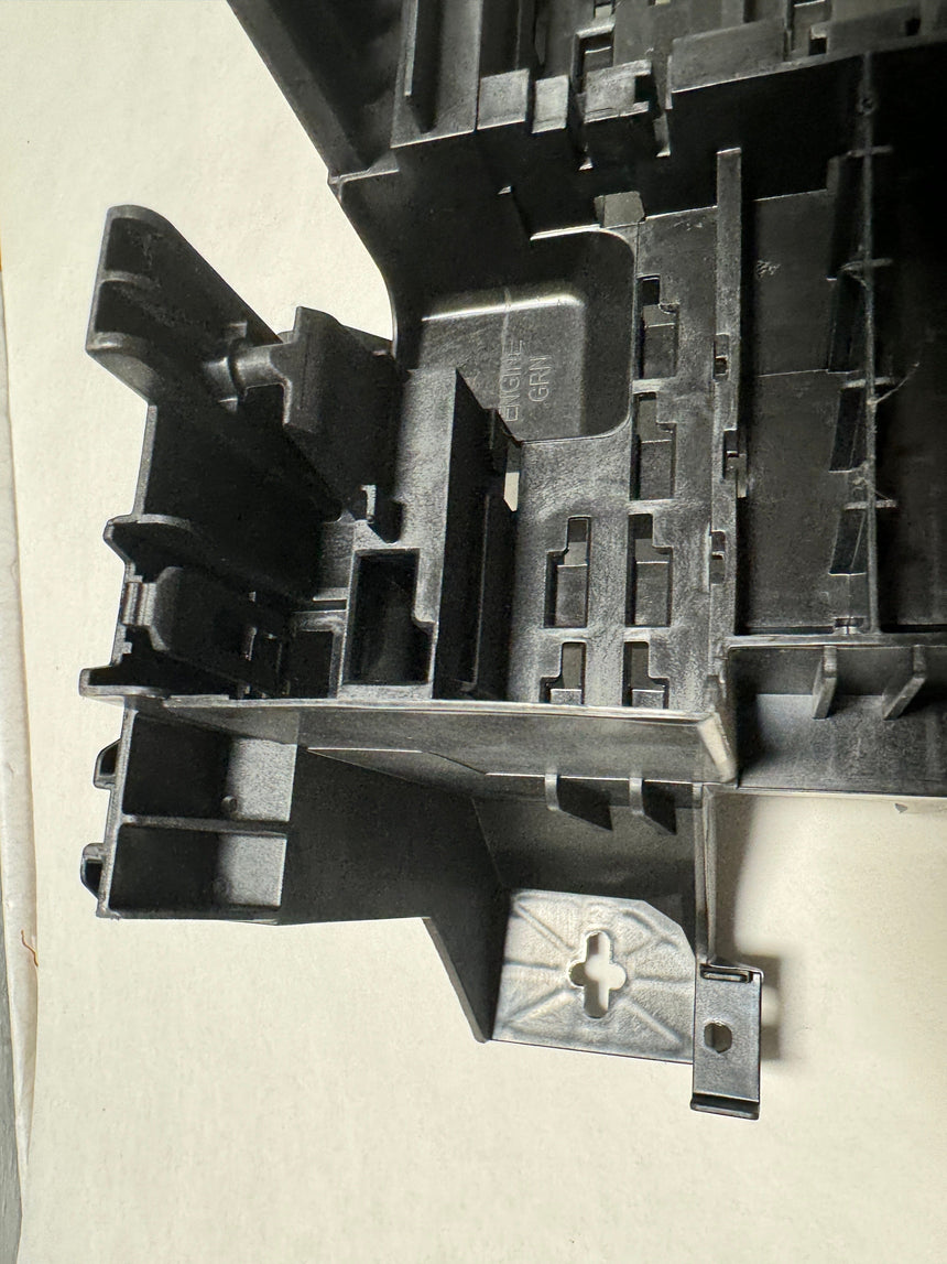 2015-2020 Tahoe Yukon Escalade Under hood Fuse Box Mount Bracket OEM