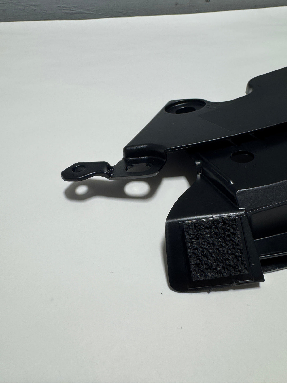 22897425 2015-2022 Colorado Canyon Crew Cab Passenger Side Windshield Cowl Grille Genuine OEM