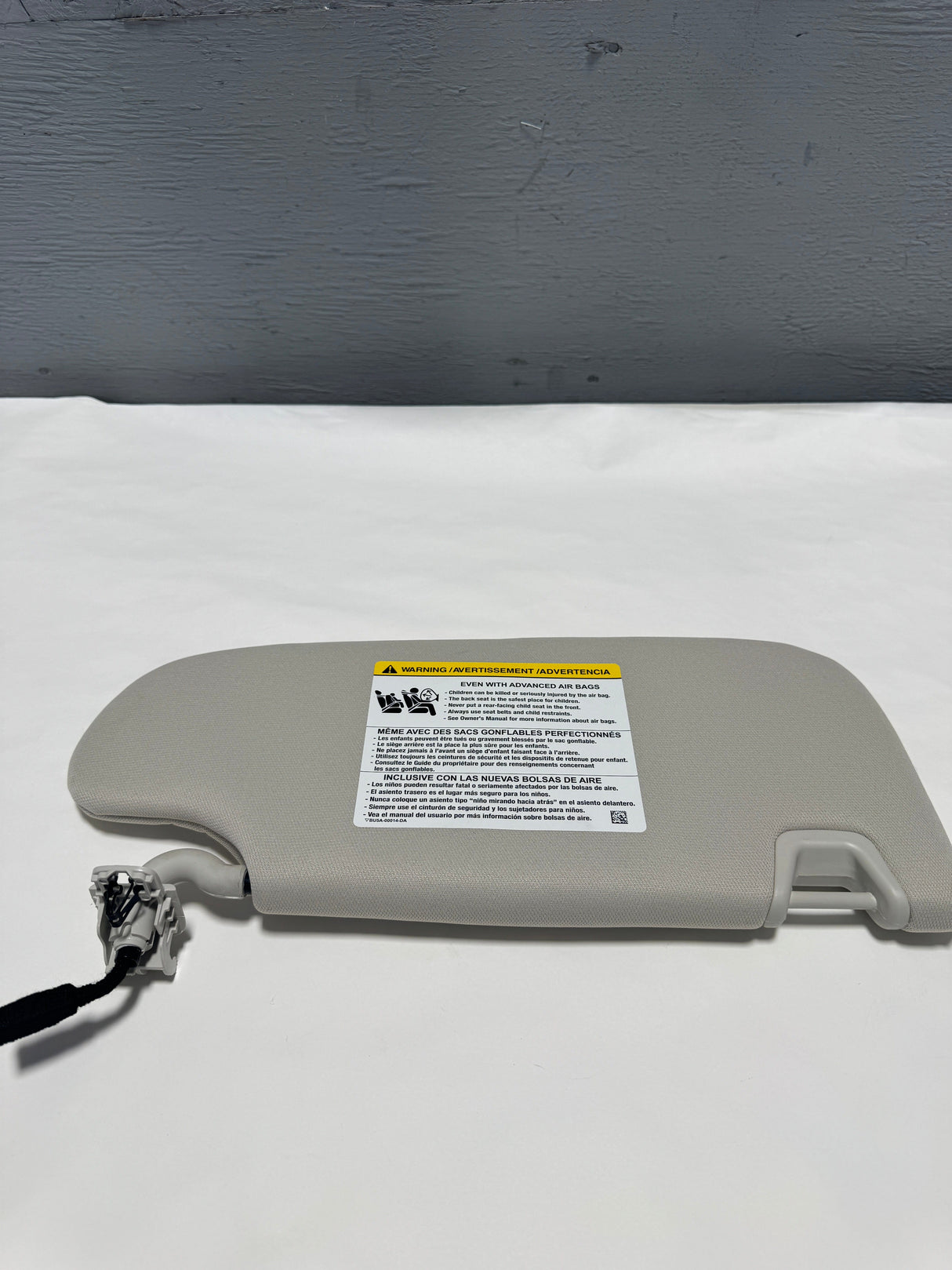 FT4Z-5804105-DC 2015-2024 Ford Edge Driver Side Sun Visor Marble Color No Sunroof No Garage Opener