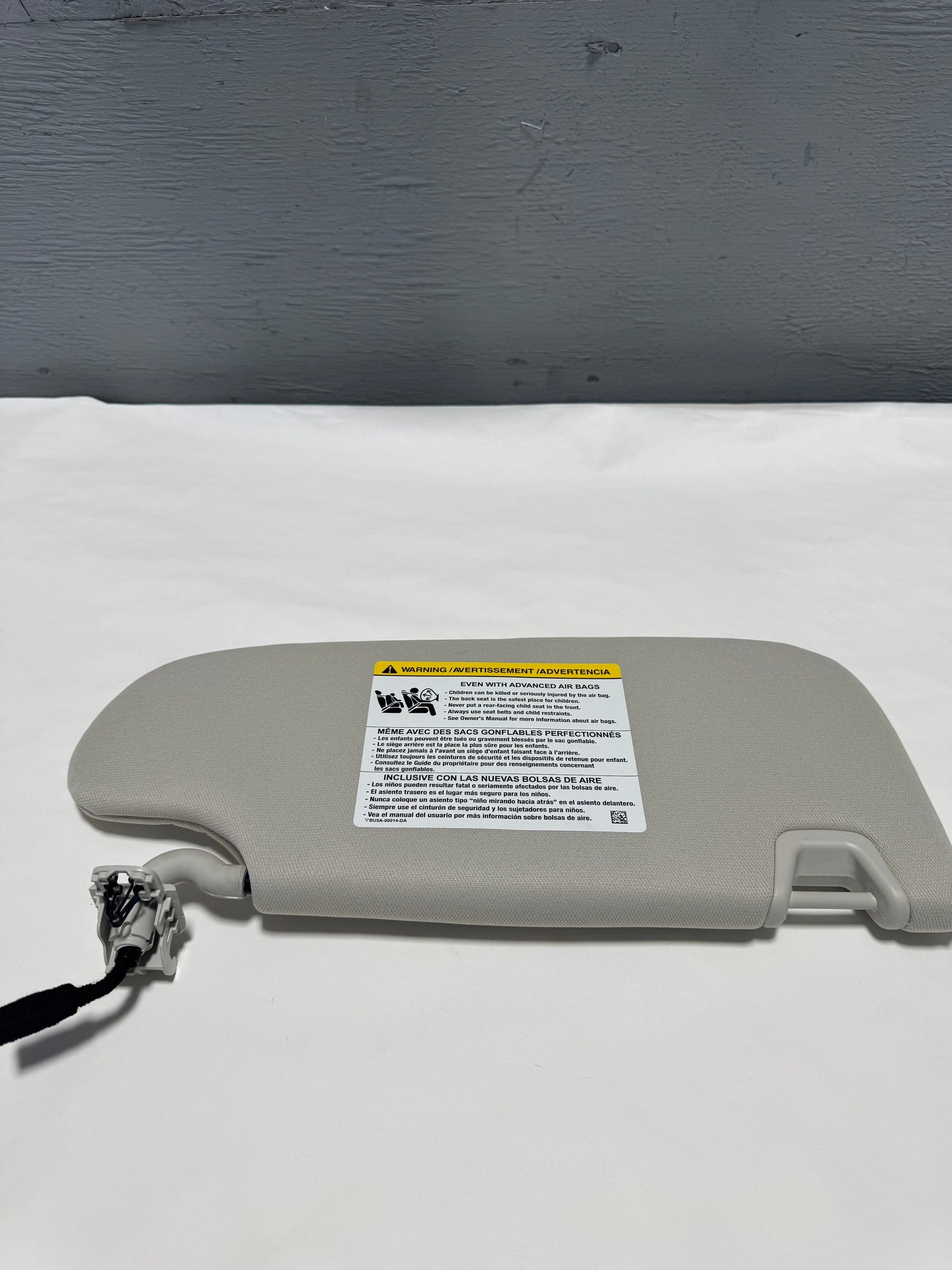 FT4Z-5804105-DC 2015-2024 Ford Edge Driver Side Sun Visor Marble Color No Sunroof No Garage Opener