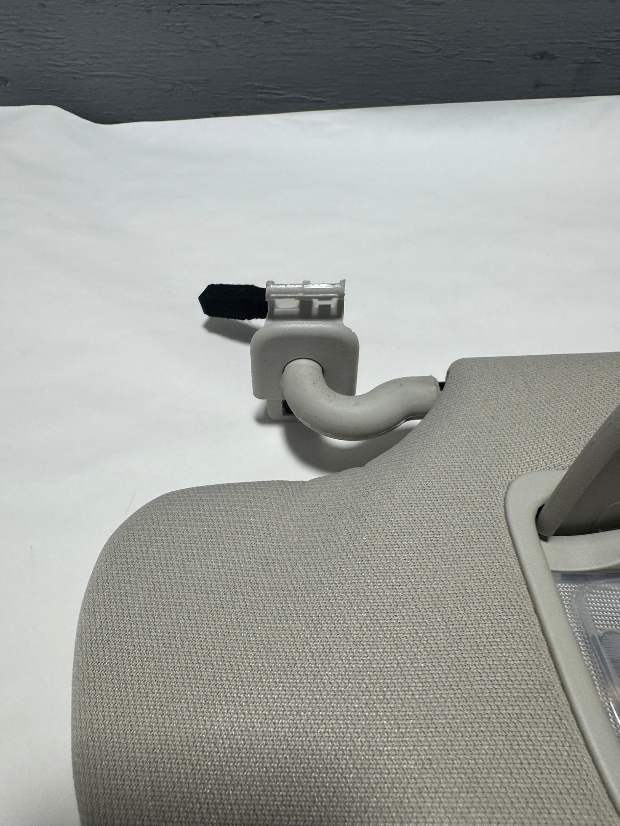 FT4Z-5804105-DC 2015-2024 Ford Edge Driver Side Sun Visor Marble Color No Sunroof No Garage Opener