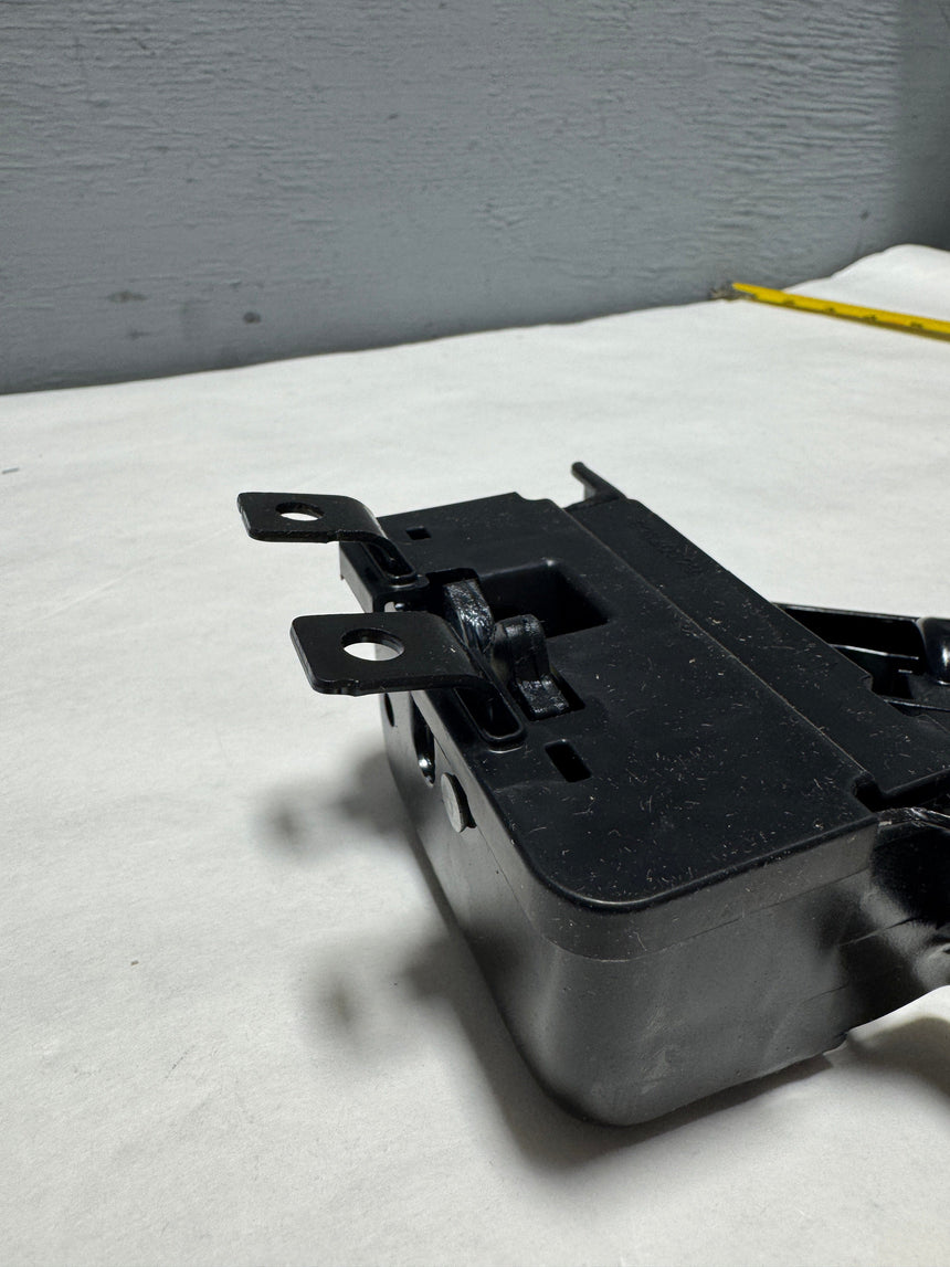 2015-2024 Tahoe Yukon Escalade Tail Gate Window Latch Actuator Genuine OEM