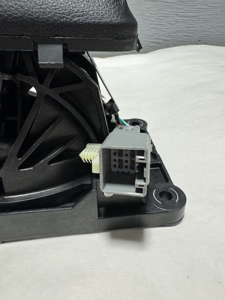 GB5Z-7210-CA-M1 2016-2017 Ford Explorer 2.3 6 Speed Transmission Floor Shifter With Handle OEM