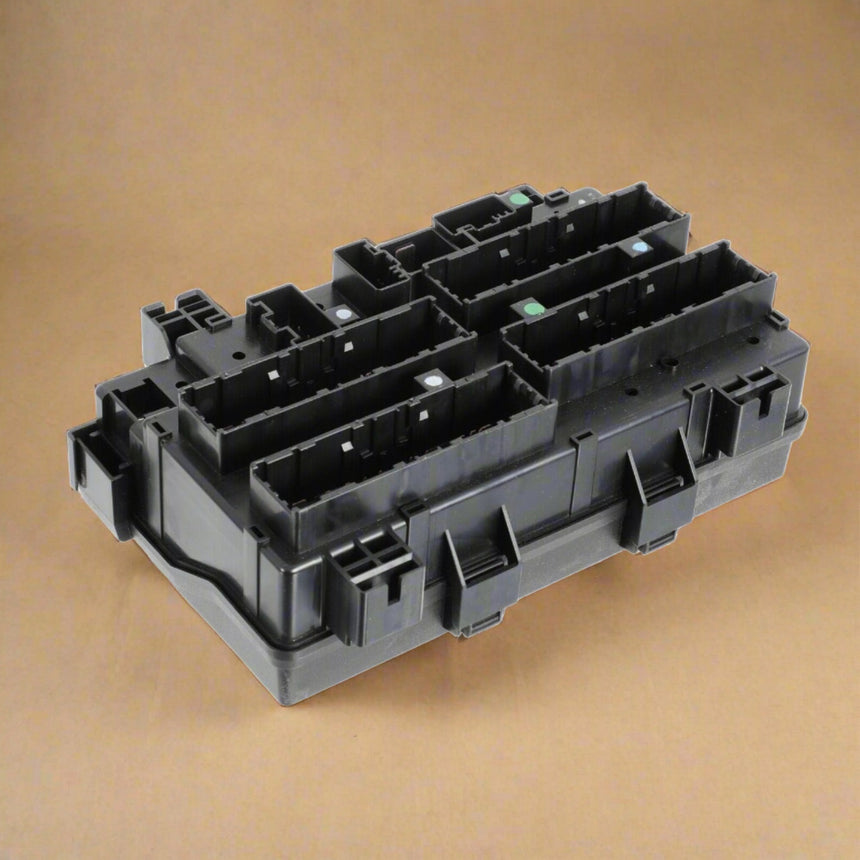 2016-2017 Jeep Grand Cherokee 3.6 Under Hood Fuse Box Power Distribution Center OEM