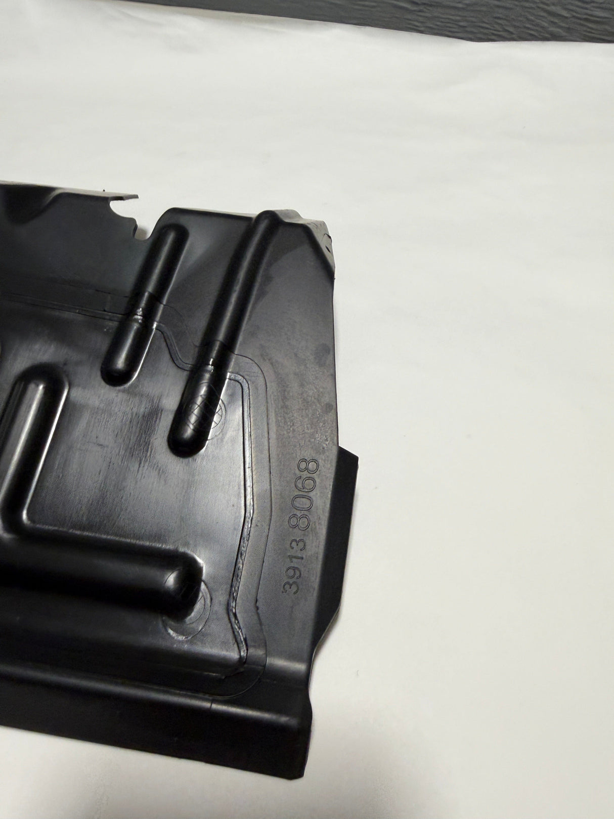 CL-0925-39138068-J5 2016-2018 Chevrolet Cruze RS 1.6v Passenger Side Air Baffle 39138068 OEM