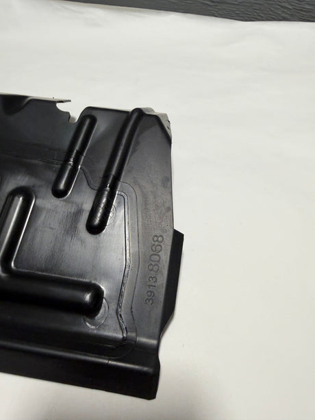 CL-0925-39138068-J5 2016-2018 Chevrolet Cruze RS 1.6v Passenger Side Air Baffle 39138068 OEM