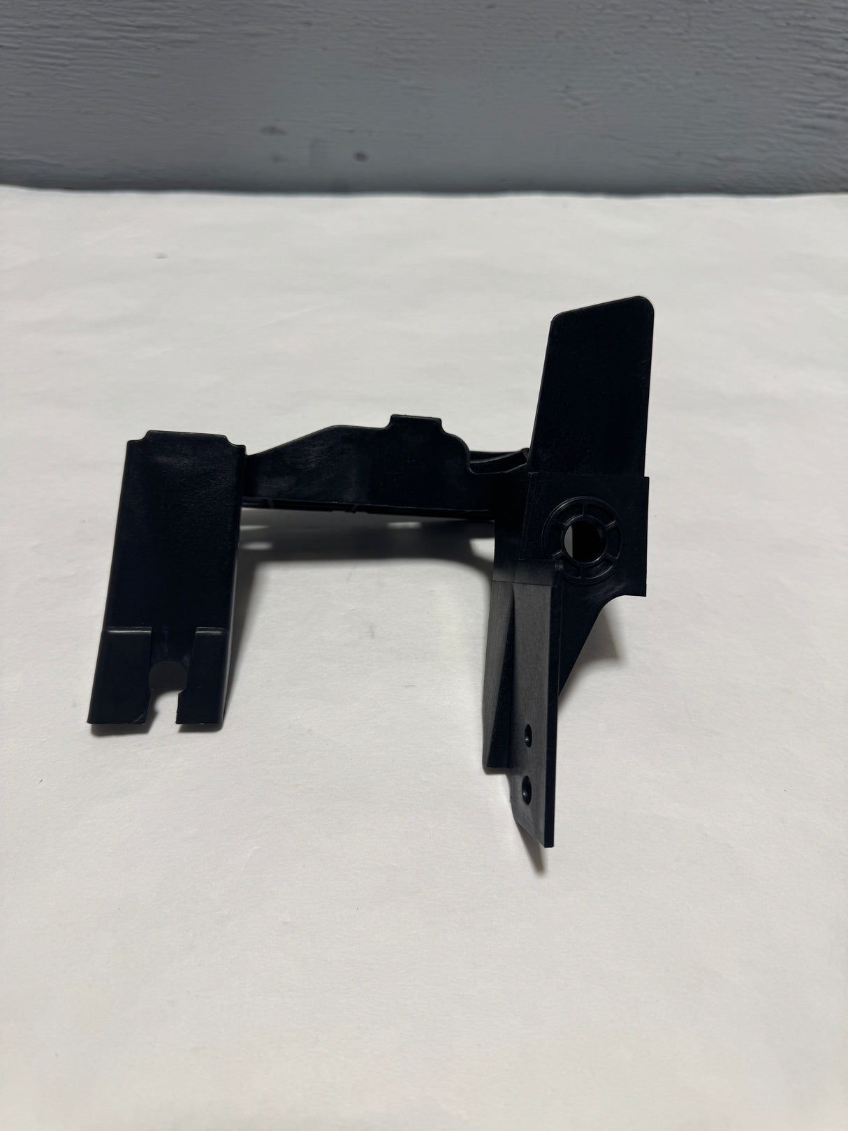 71155-TG7-A00 2016-2018 Honda Pilot Passenger Side Front Grille Bracket OEM