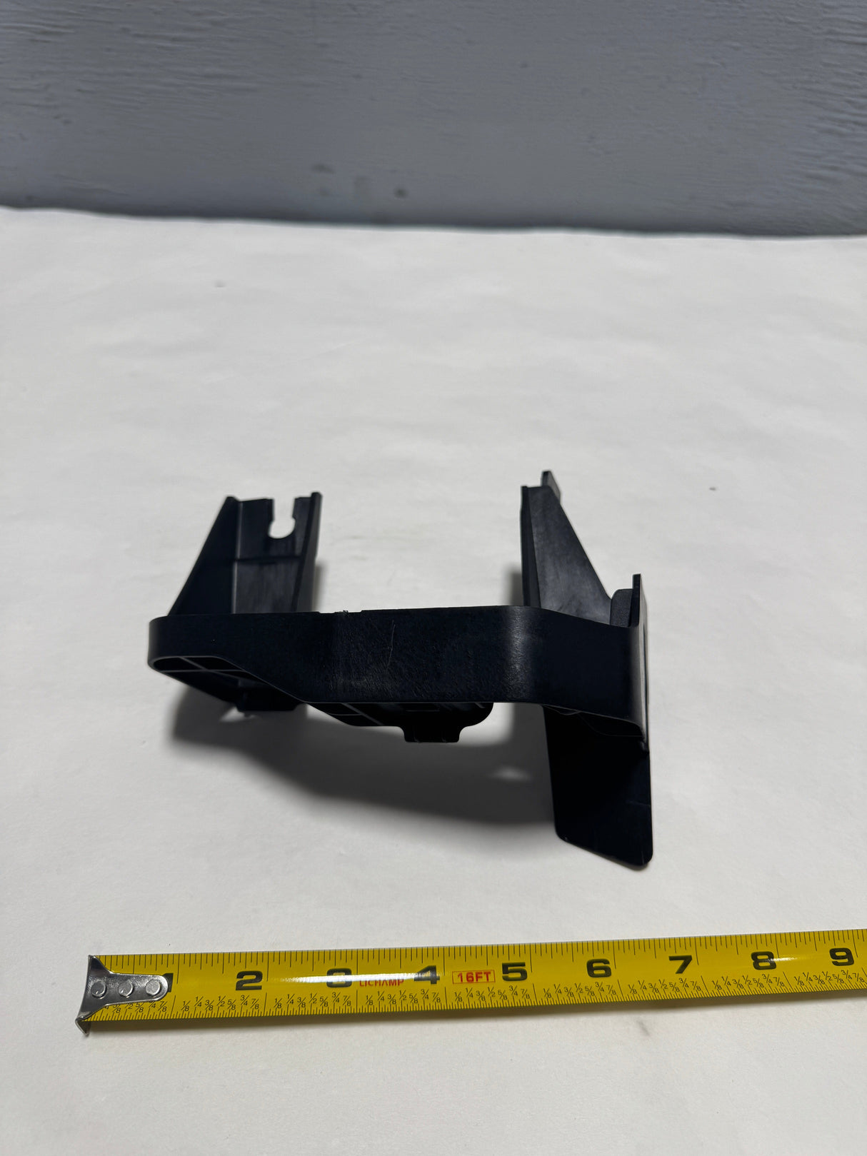 71155-TG7-A00 2016-2018 Honda Pilot Passenger Side Front Grille Bracket OEM