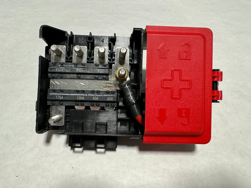 2016-2018 Silverado or Sierra Battery 1500 Distribution Fuse Block OEM
