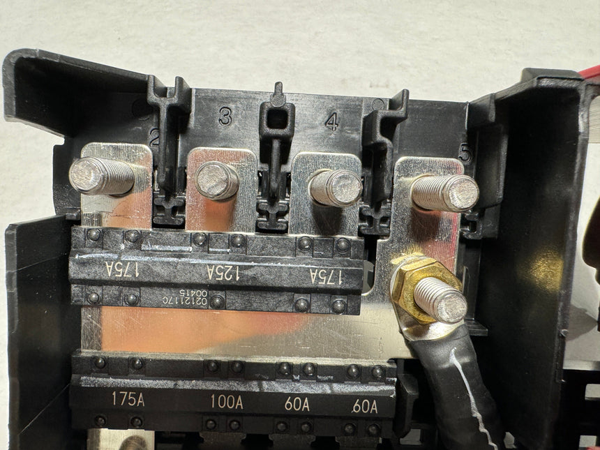 2016-2018 Silverado or Sierra Battery 1500 Distribution Fuse Block OEM