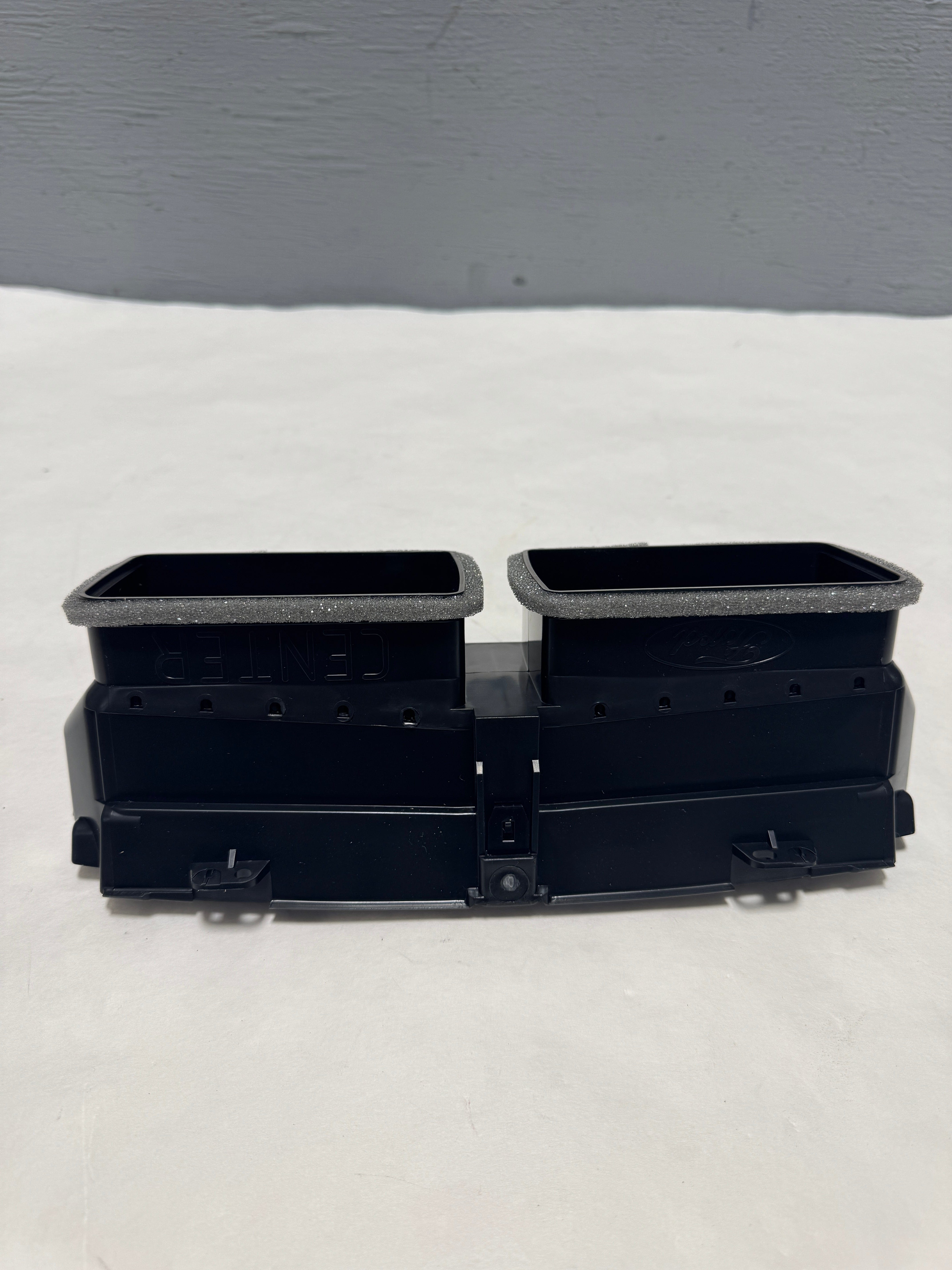 2016-2019 Ford Explorer Dual Center Dash Air Vent OEM – Conquest